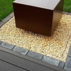 Brunen aus Stahl Brunen aus Stahl