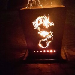 Feuertonne mit Drachen Feuertonne mit Drachen