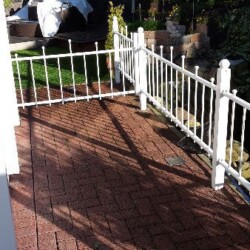 Gelaender um Teich Gelaender um Teich