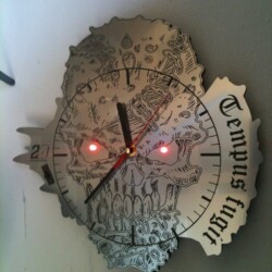 Totenkopf als Uhr DXF/DWG Totenkopf als Uhr