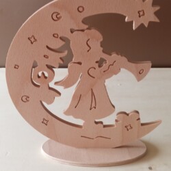 Engel mit Trompete im Halbmond Engel mit Trompete im Halbmond